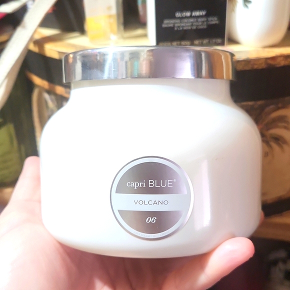 capri blue Other - Capri BLUE "VOLCANO" candle
